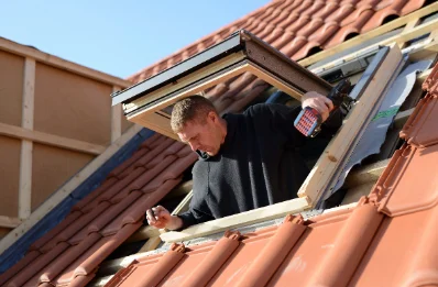 Pose de fenêtres de toit Velux à Chomelix